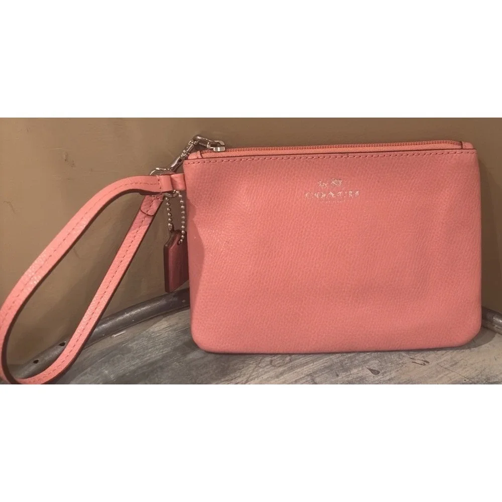 Coach new pebble